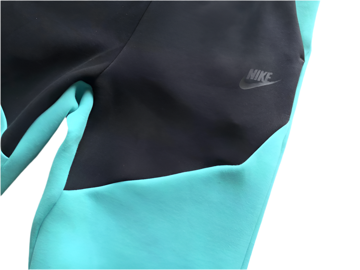 TECH FLEECE