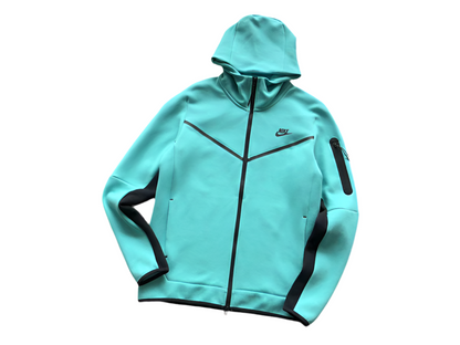 TECH FLEECE