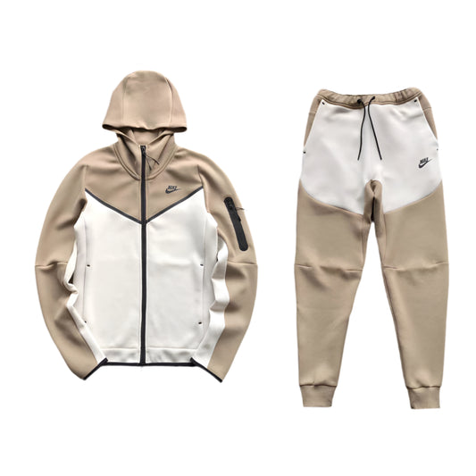 TECH FLEECE